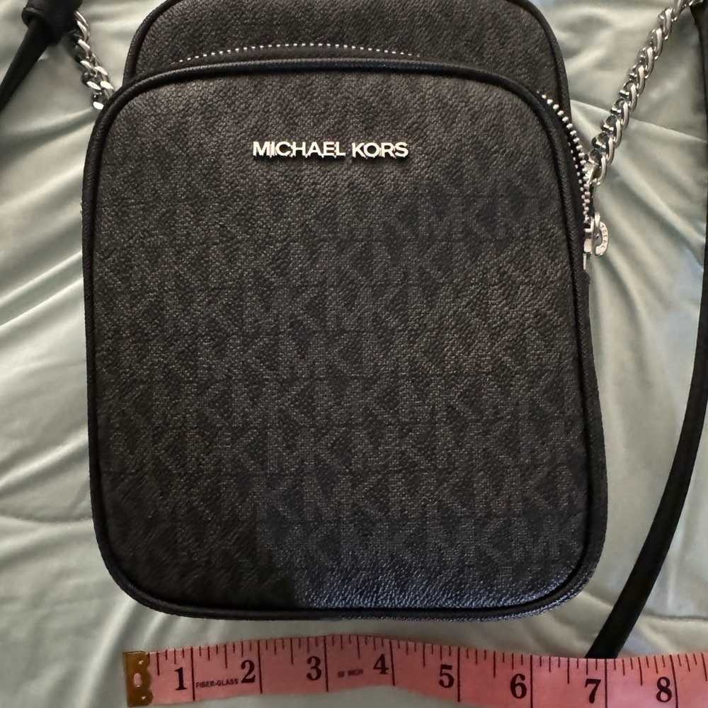 Like new! MK crossbody!